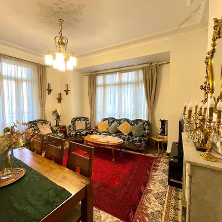 Appartement Dans Immeuble Haussmanien Algiers Bagian luar foto