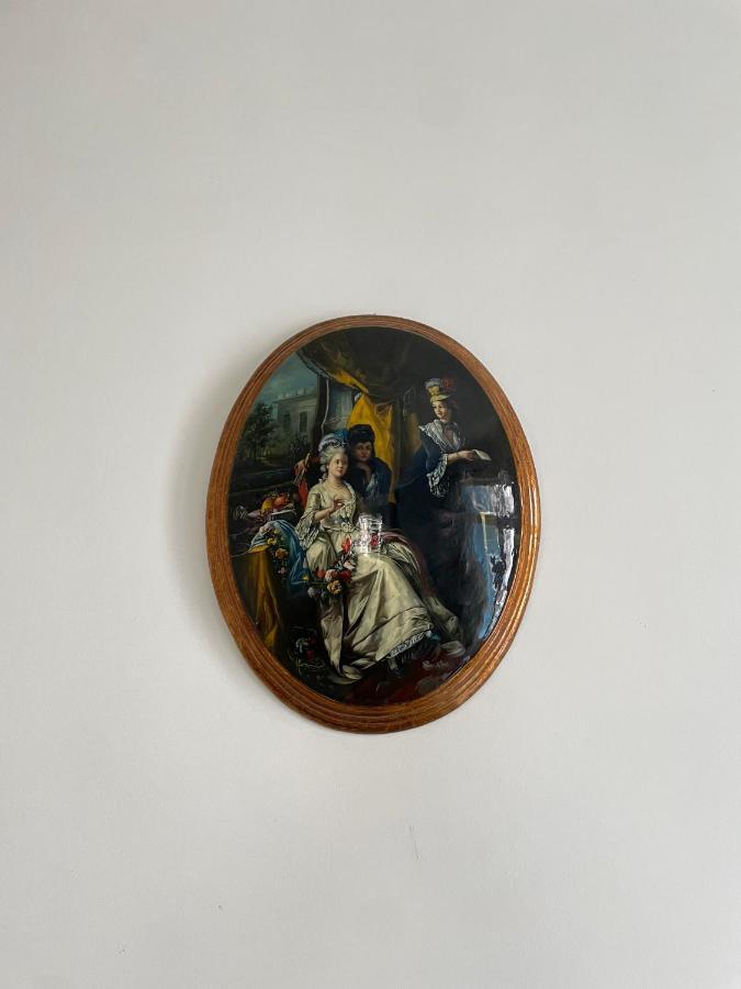 Appartement Dans Immeuble Haussmanien Algiers Bagian luar foto