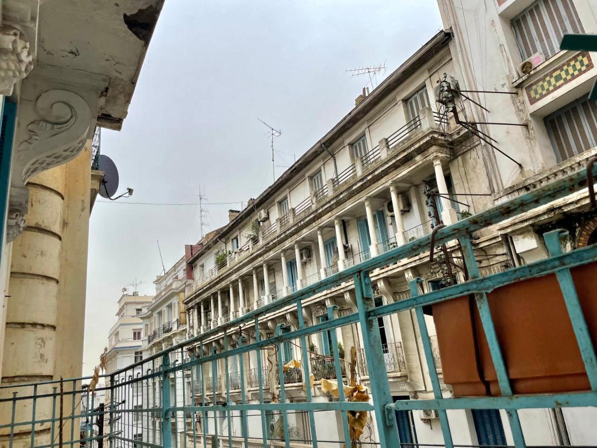 Appartement Dans Immeuble Haussmanien Algiers Bagian luar foto